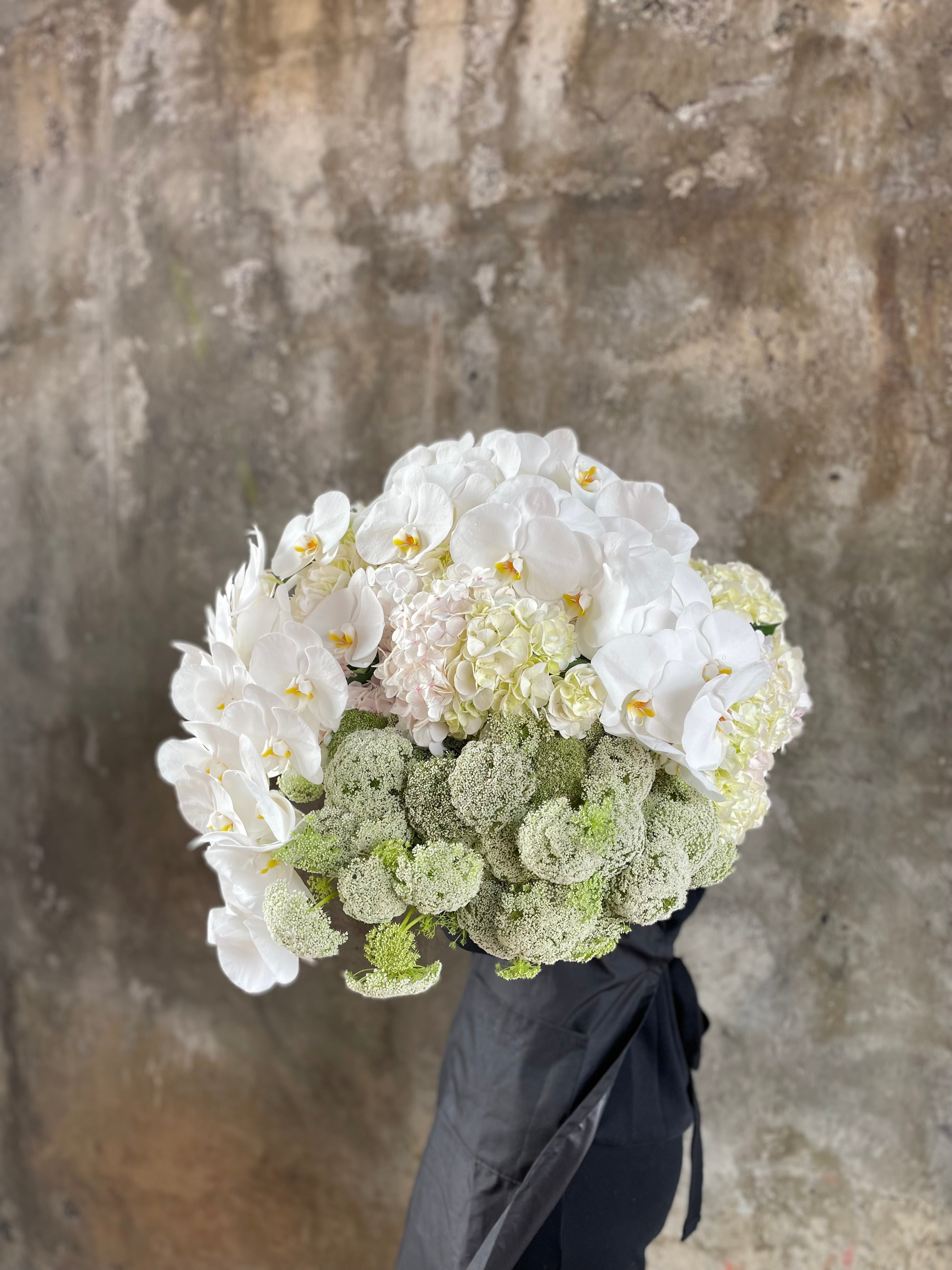 WHITE DESIGNER Choice Flower Bouquet