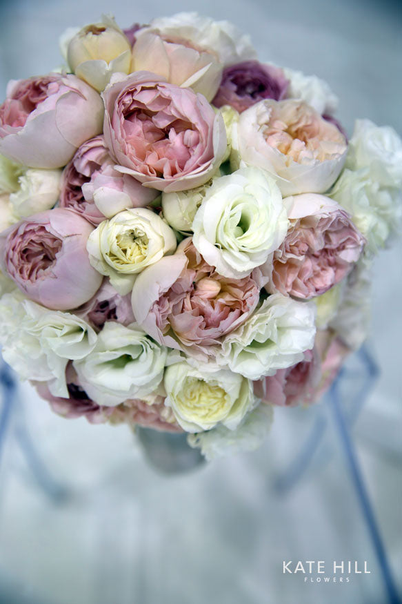 5 Questions You Should Ask Your Venue When Planning Your Wedding Flowers