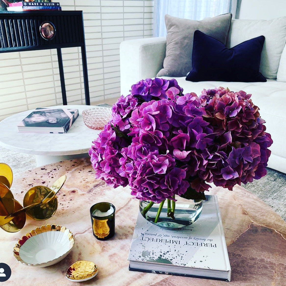 Flower delivery and care of hydrangea flowers